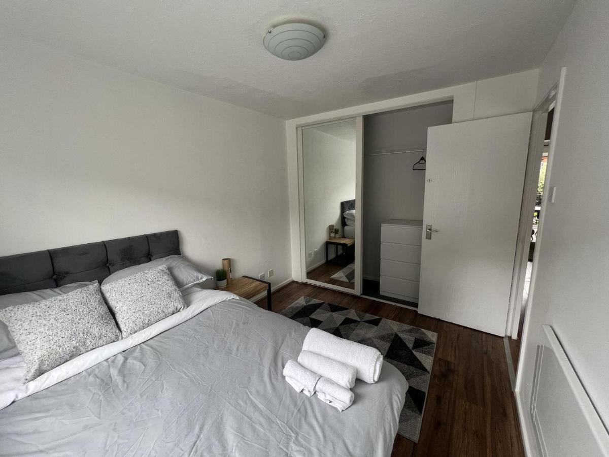 Canary Wharf Haven - Spacious & Homely Entire 1 Bedroom Flat London Eksteriør billede
