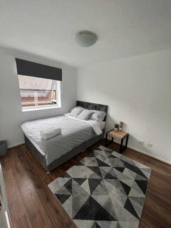 Canary Wharf Haven - Spacious & Homely Entire 1 Bedroom Flat London Eksteriør billede