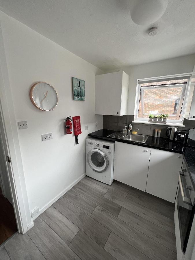 Canary Wharf Haven - Spacious & Homely Entire 1 Bedroom Flat London Eksteriør billede
