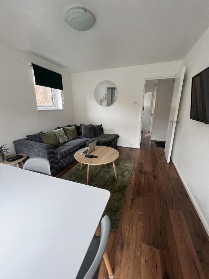 Canary Wharf Haven - Spacious & Homely Entire 1 Bedroom Flat London Eksteriør billede