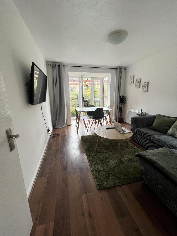 Canary Wharf Haven - Spacious & Homely Entire 1 Bedroom Flat London Eksteriør billede