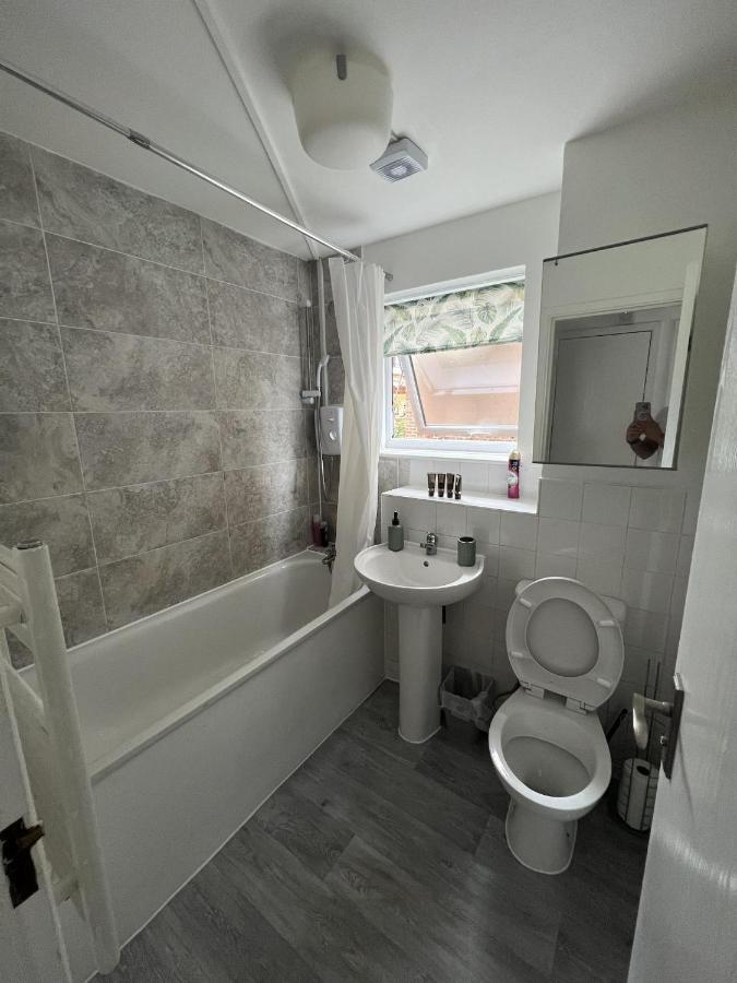 Canary Wharf Haven - Spacious & Homely Entire 1 Bedroom Flat London Eksteriør billede