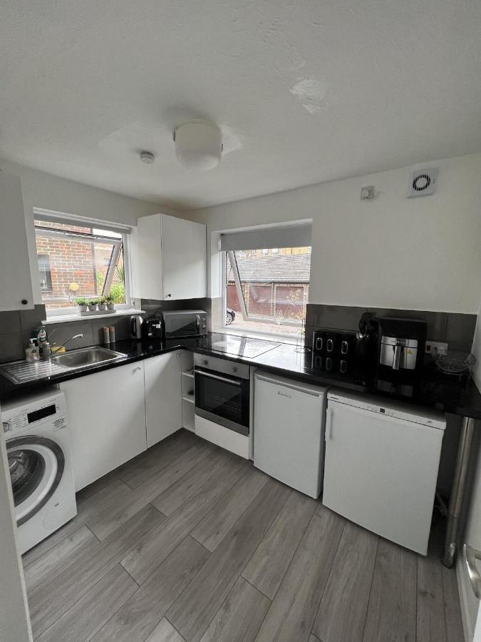 Canary Wharf Haven - Spacious & Homely Entire 1 Bedroom Flat London Eksteriør billede